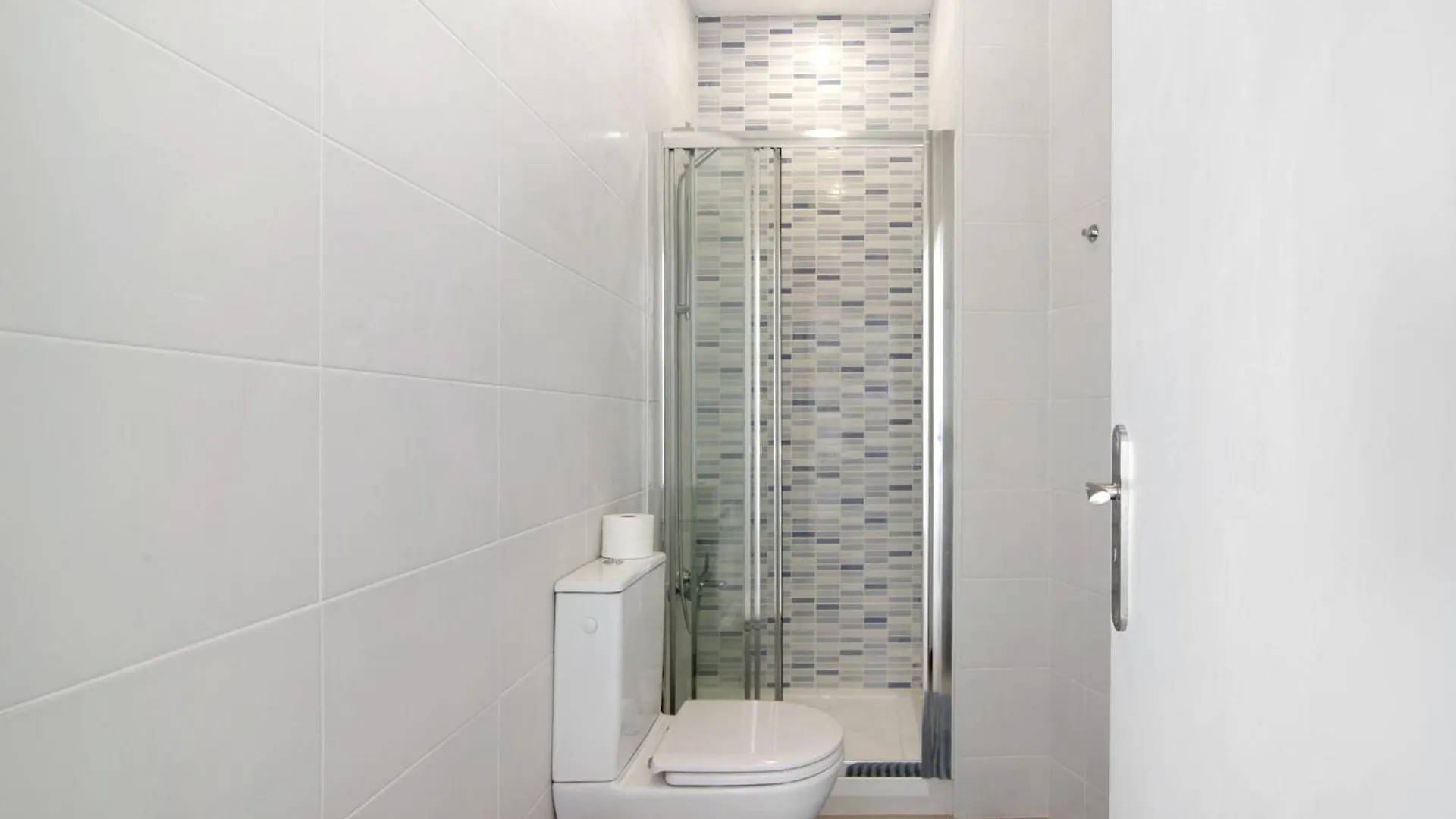 Skipper House Loule